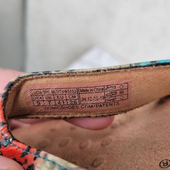 Vionic Lucia Thong Sandals Women's Size 9 Colorful Snakeskin Print - Picture 3 of 7